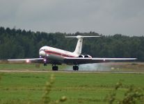 Дальнемагистральный пассажирский самолет Ил-62