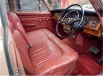 Салон Daimler 250 V8