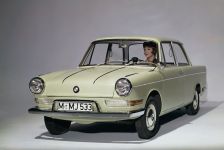 BMW 700
