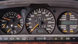 Панель приборов Mercedes-Benz v126