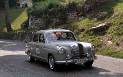 Mercedes-Benz w180 220a