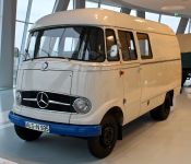 Mercedes-Benz O319