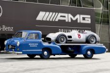 Mercedes-Benz Renntransporter