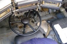 Рабочее место механика-водителя бронетранспортёра БТР-80