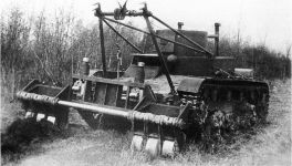 Катковый минный трал КМТ-26, установленный на СТ-26. НИБТ полигон, июль 1934 года (АСКМ).