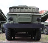 ЗиЛ-135. Транспортно-заряжающая машина 9Т452 реактивной системы залпового огня "Ураган"